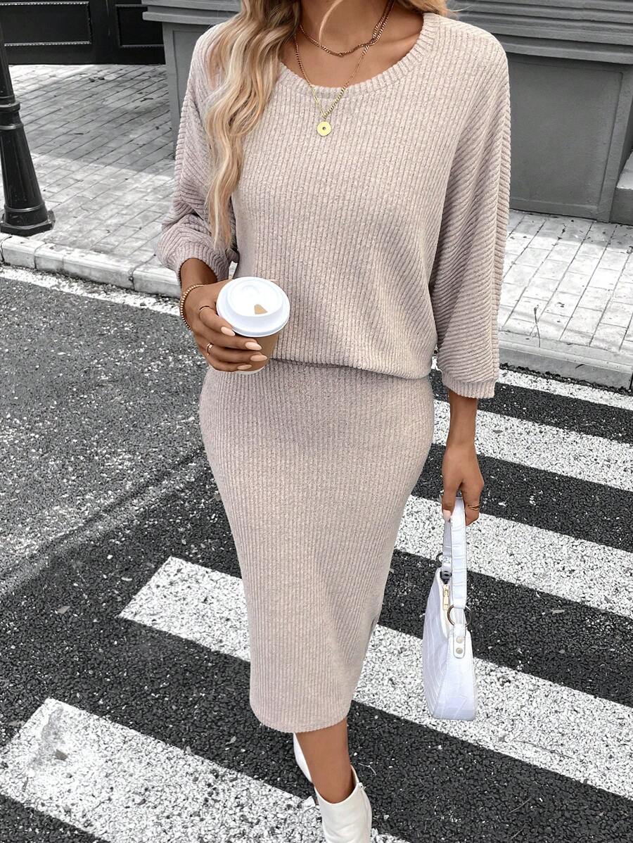 SHEIN LUNE Conjunto de camiseta feminina com gola redonda e manga morcego e saia reta justa, tecido com textura canelada felpuda, elegante para deslocamento casual, quente para outono/inverno